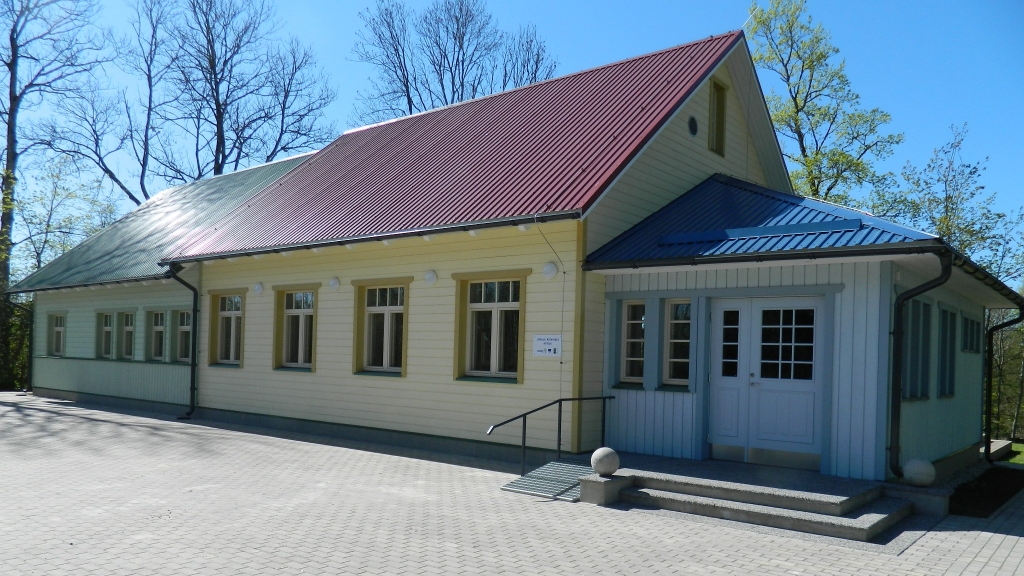 Jõesuu külamaja.jpg